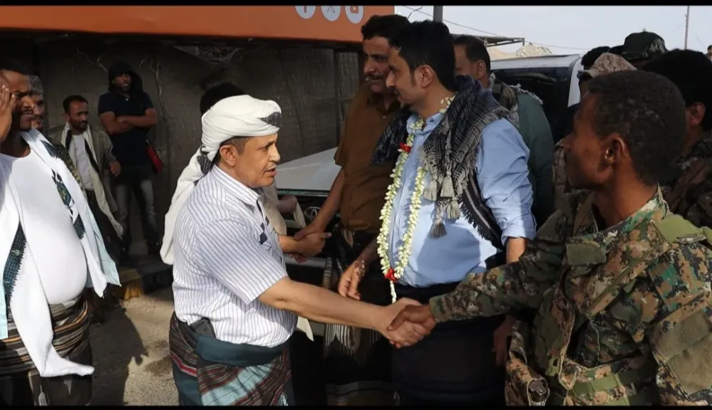 صدمة في عدن.. القائم بأعمال ”الانتقالي المنحل” يفاجئ الجميع بزيارة عيدية للنقاط العسكرية!